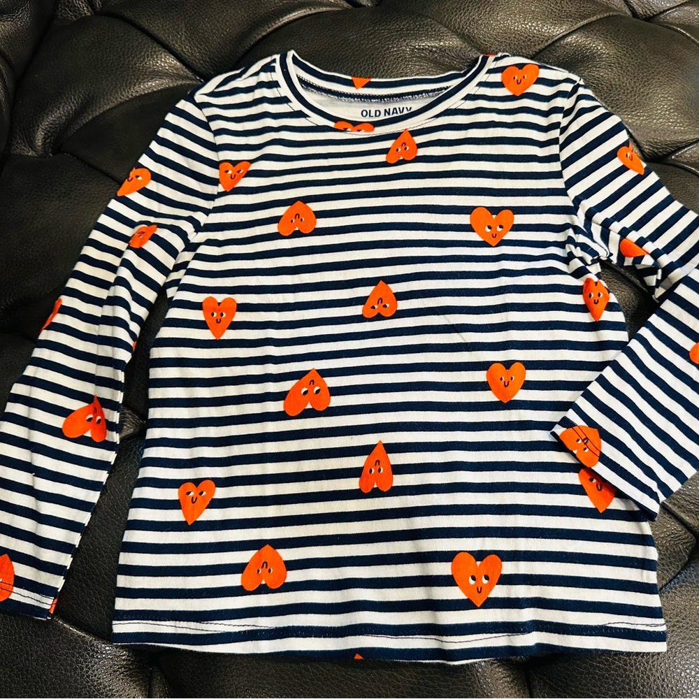 NWT Old Navy Longsleeve Heart T-Shirt 3T